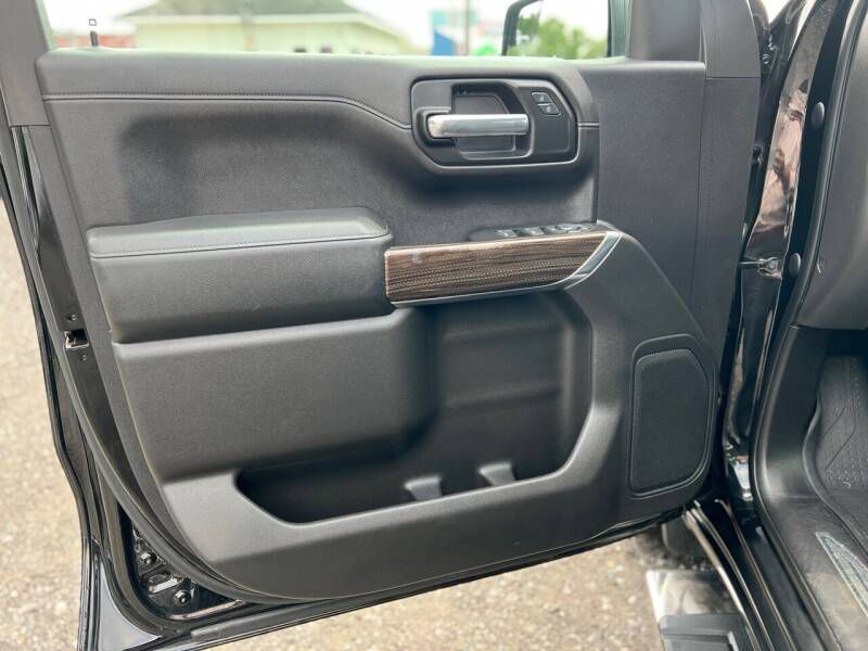 Photo 22 of this CHEVROLET SILVERADO 1500
