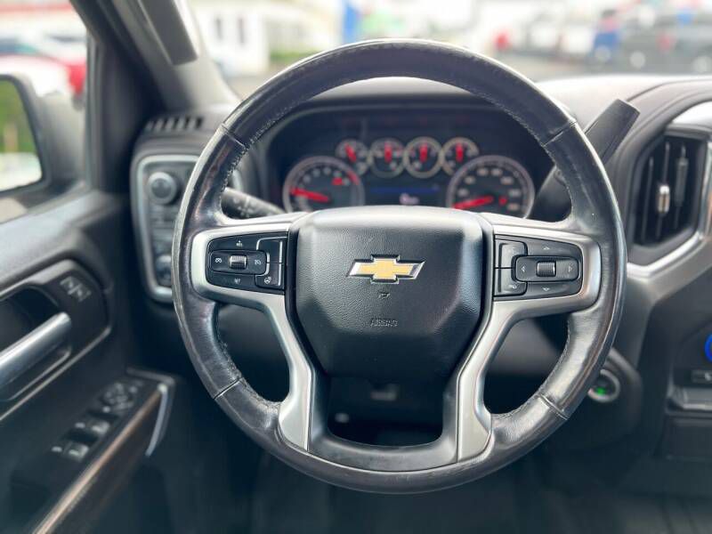 Photo 32 of this CHEVROLET SILVERADO 1500