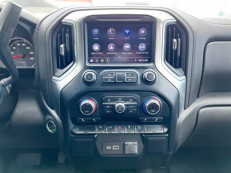 Photo 33 of this CHEVROLET SILVERADO 1500