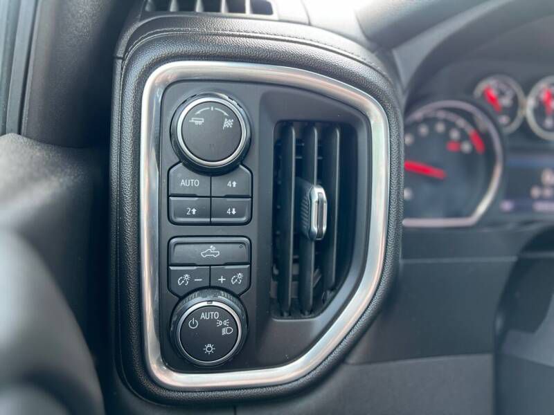 Photo 34 of this CHEVROLET SILVERADO 1500