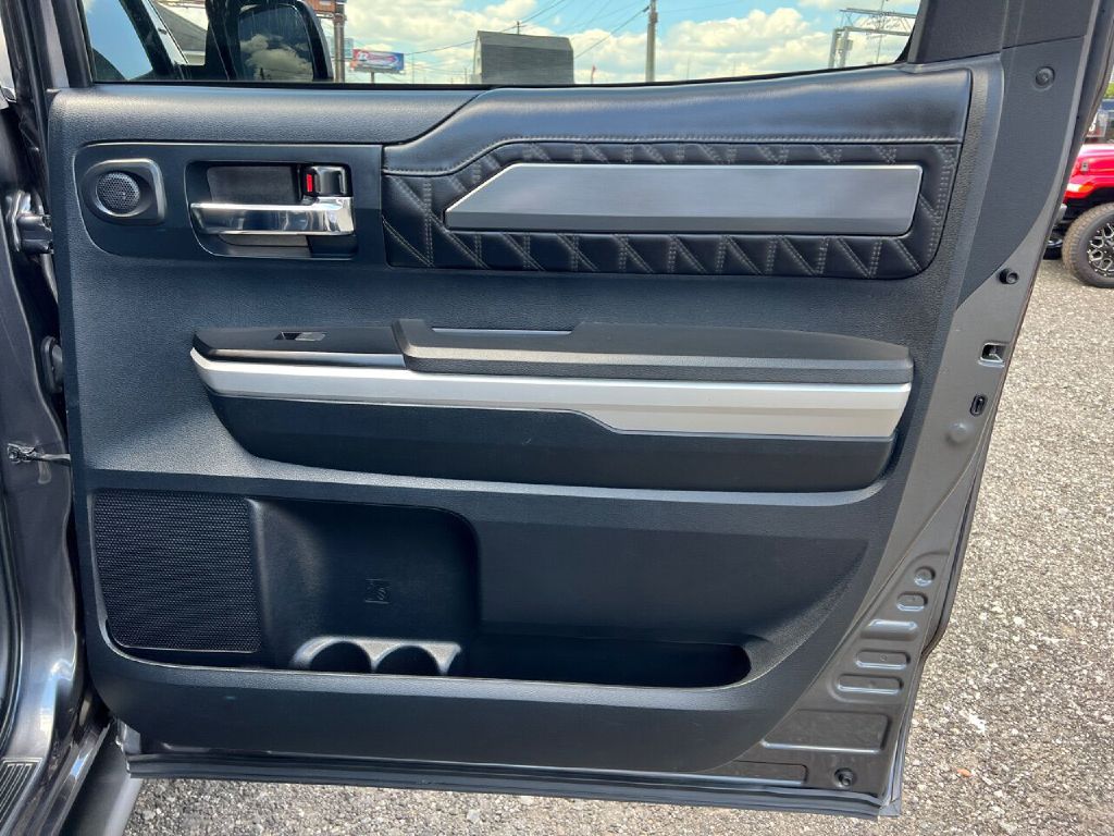 Photo 17 of this TOYOTA TUNDRA