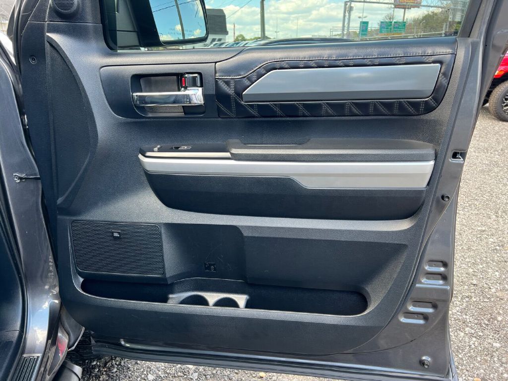 Photo 18 of this TOYOTA TUNDRA