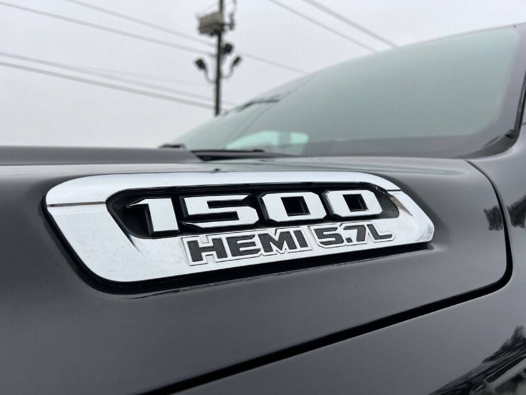 Photo 7 of this RAM 1500 LARAMIE
