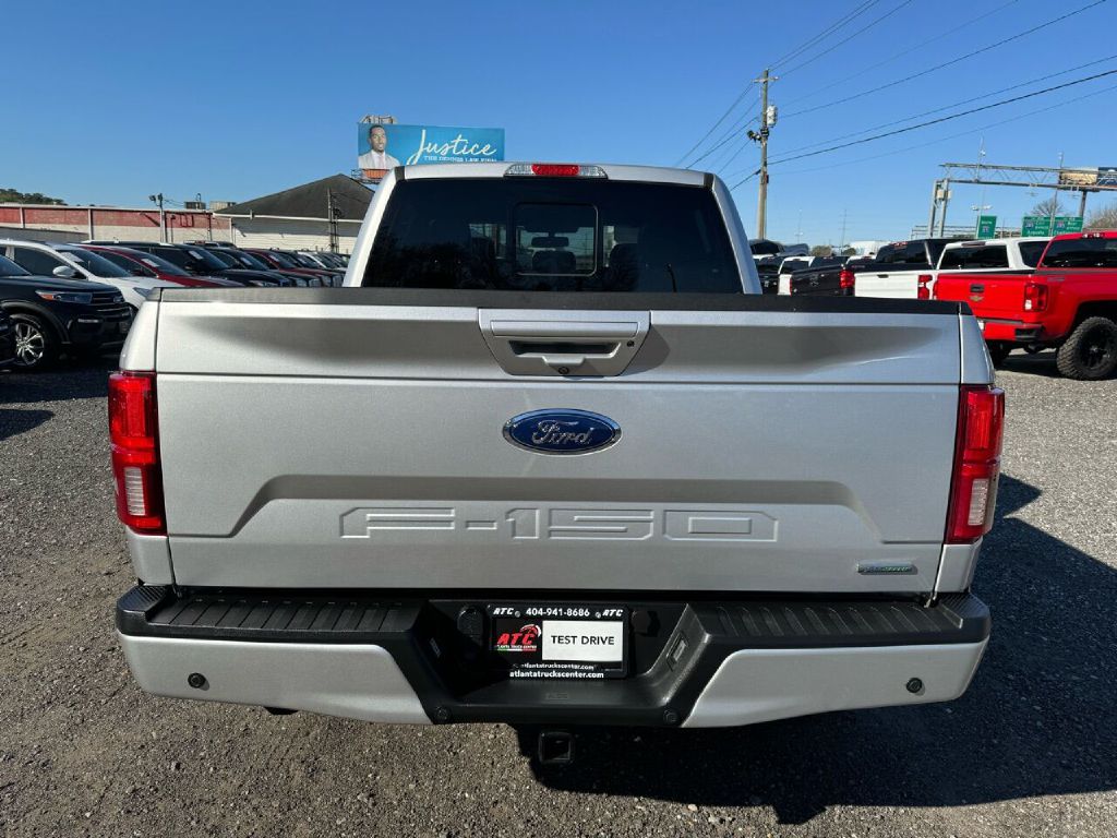 Photo 6 of this FORD F150 LARIAT