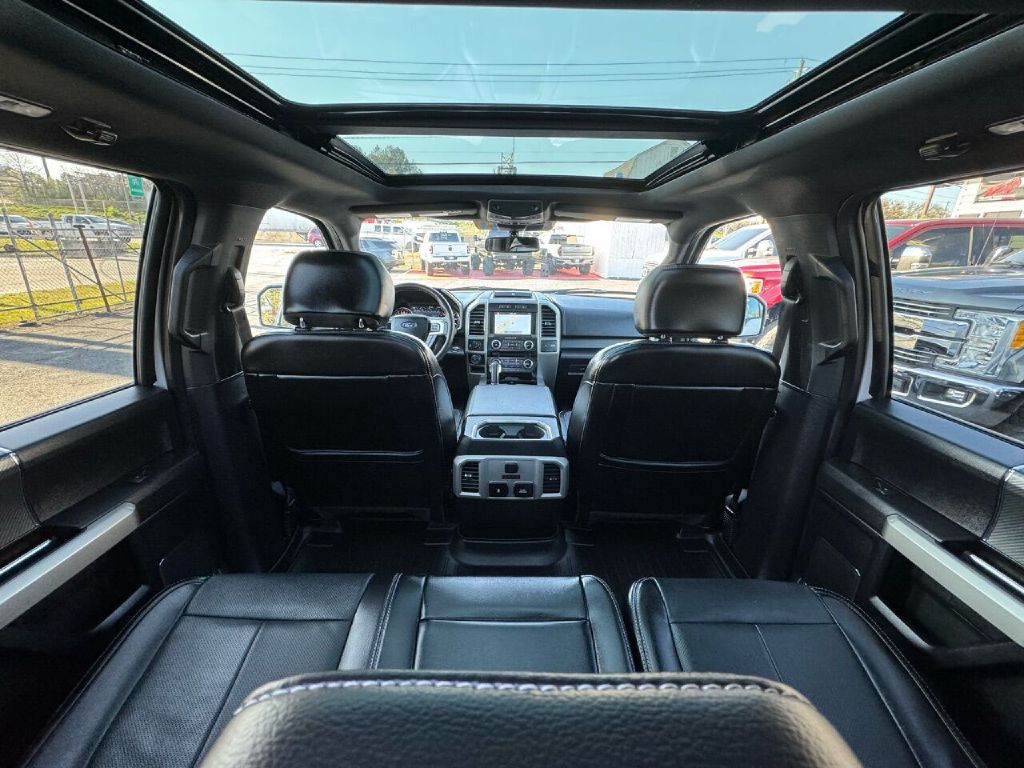 Photo 9 of this FORD F150 LARIAT