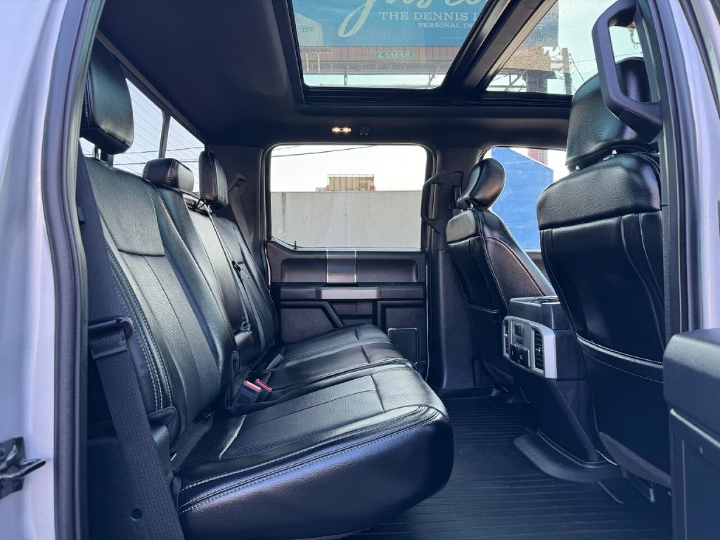 Photo 12 of this FORD F150 LARIAT
