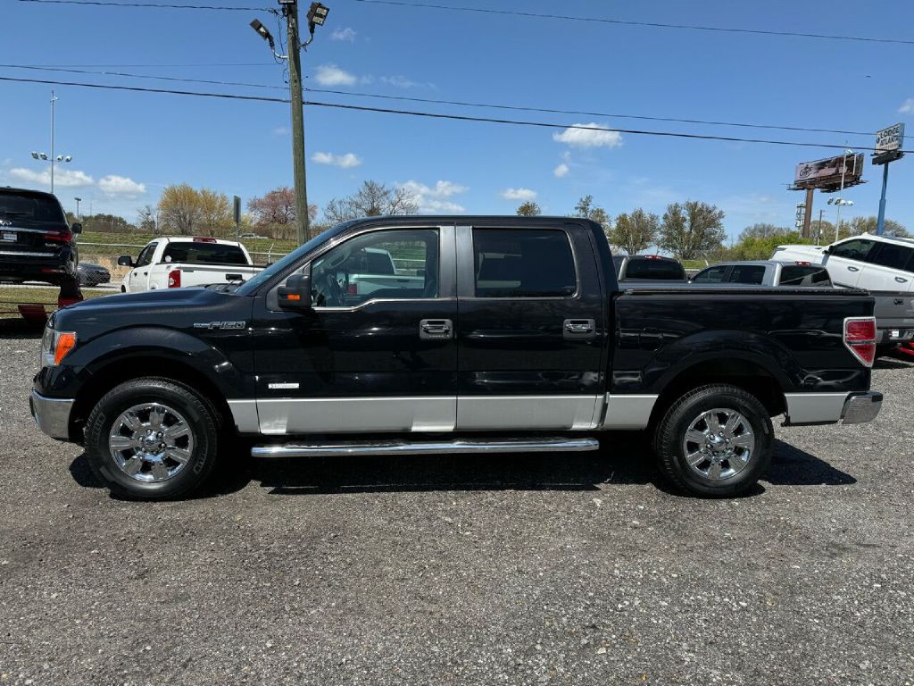 Photo 3 of this FORD F150 XLT