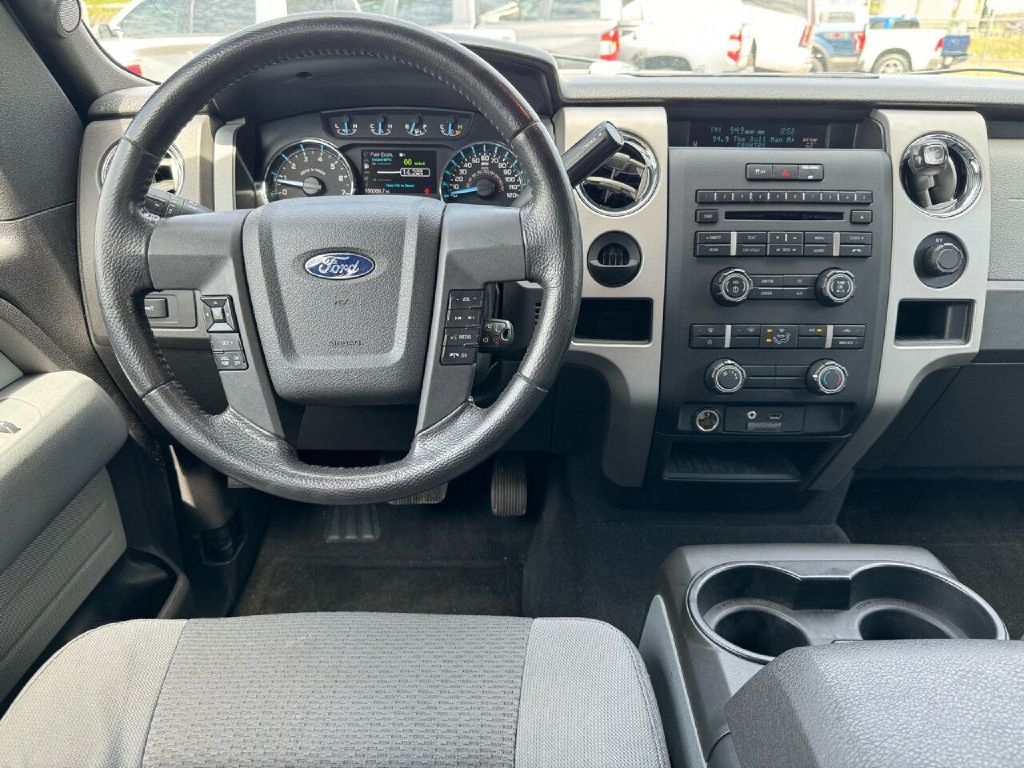 Photo 10 of this FORD F150 XLT