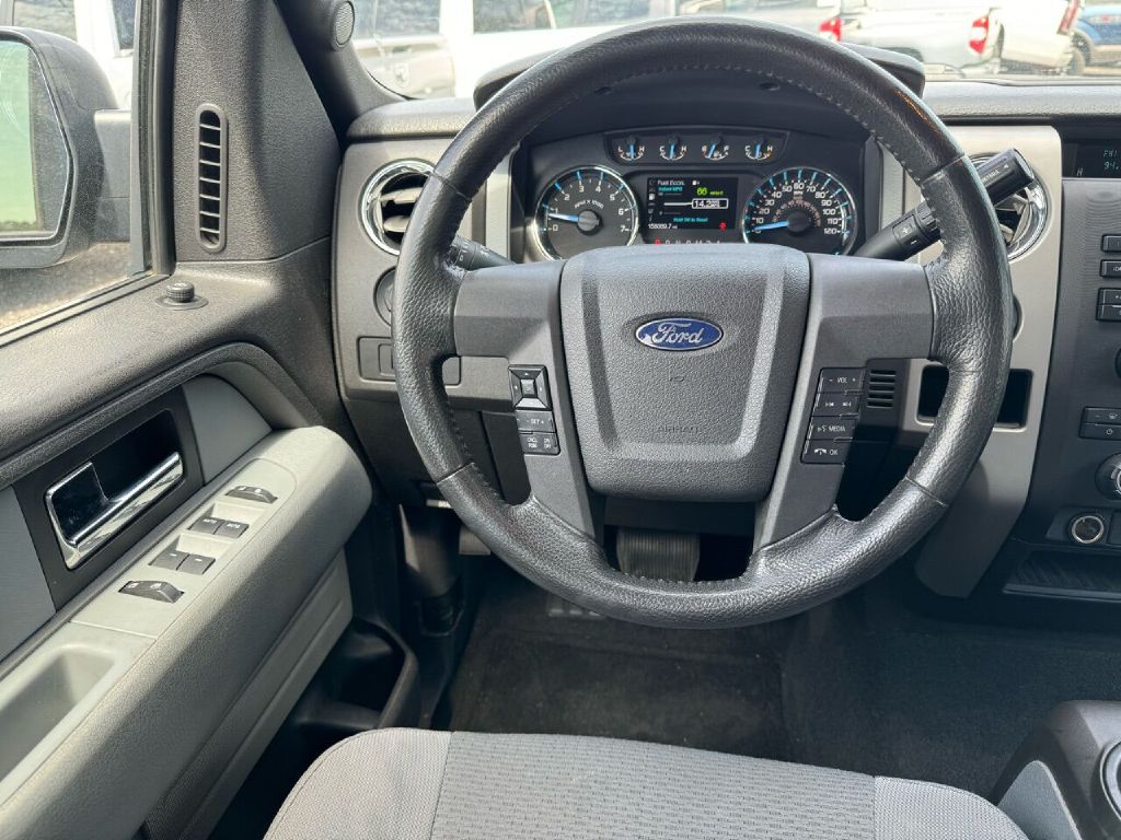 Photo 11 of this FORD F150 XLT
