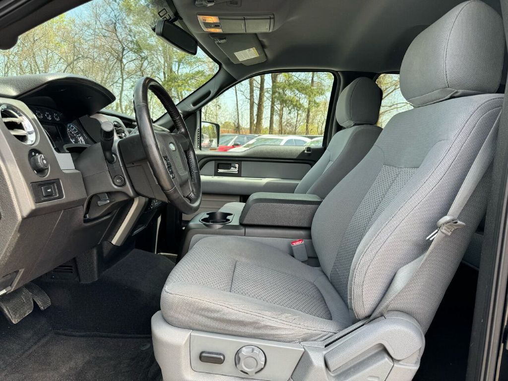 Photo 7 of this FORD F150 XLT