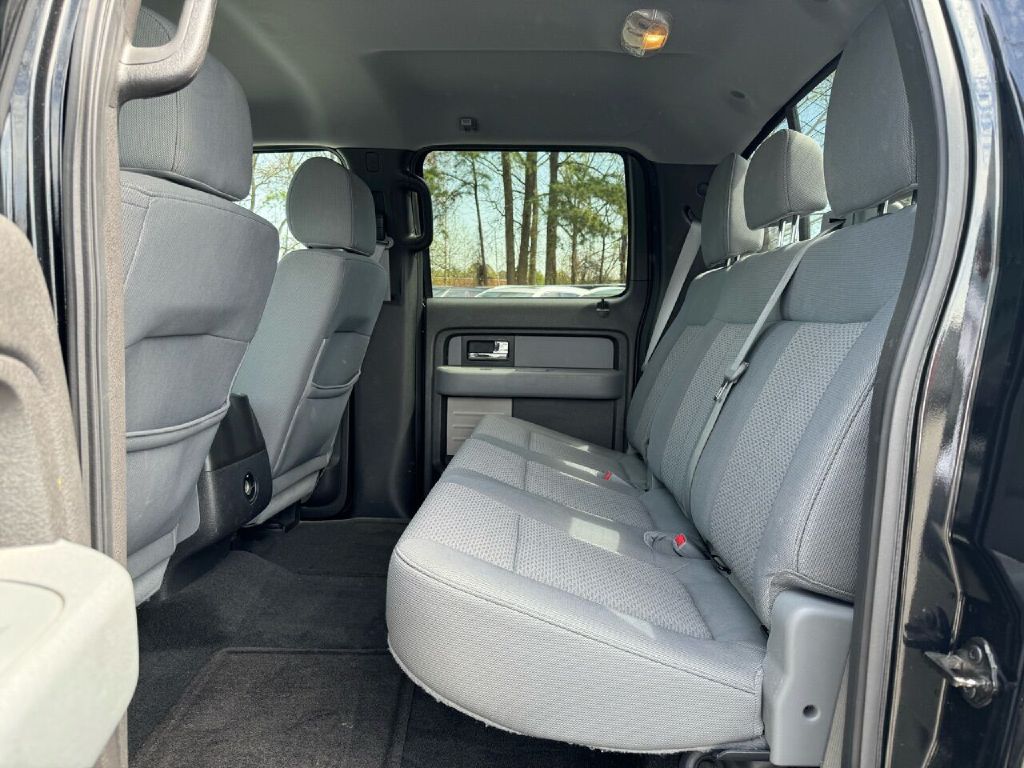 Photo 8 of this FORD F150 XLT