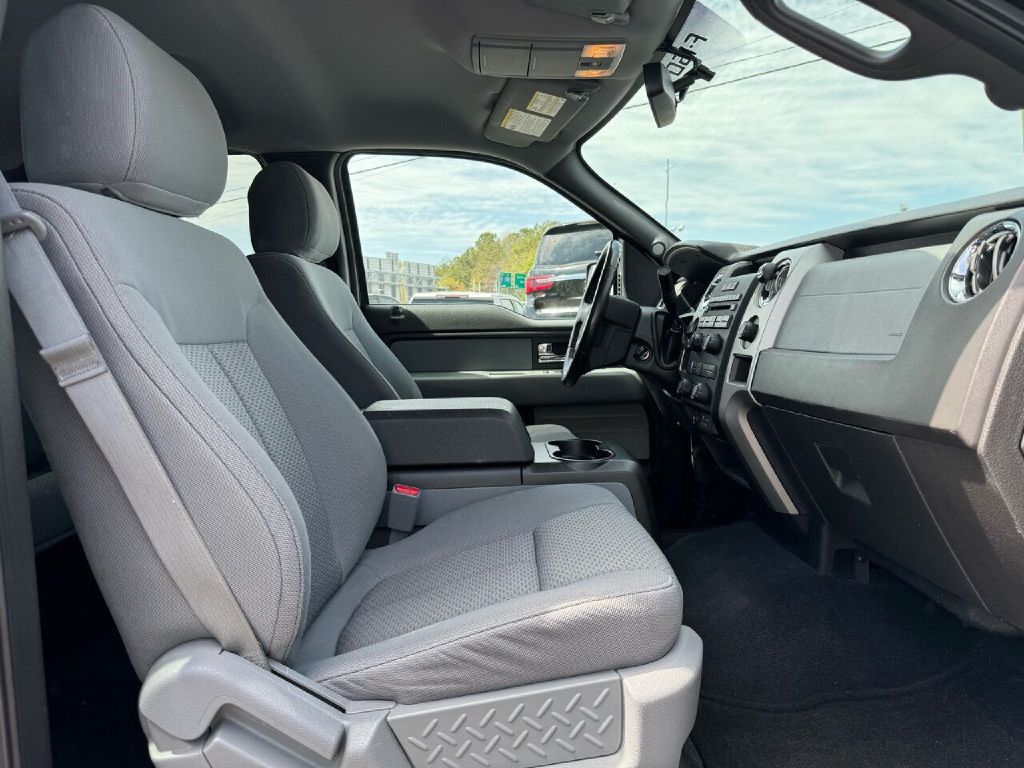 Photo 13 of this FORD F150 XLT