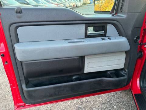 Photo 12 of this FORD F150
