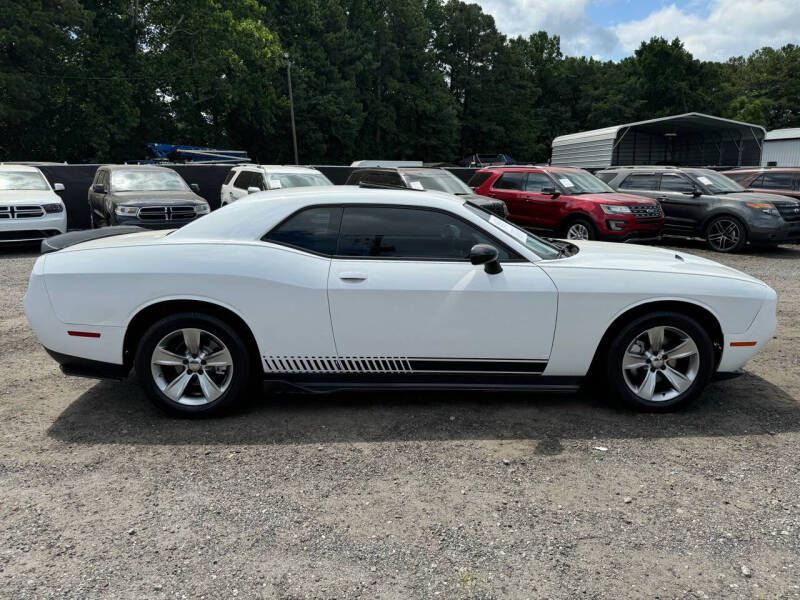 Photo 4 of this DODGE CHALLENGER