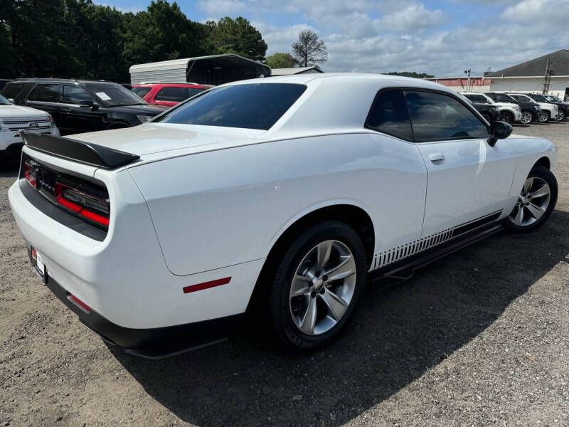 Photo 5 of this DODGE CHALLENGER