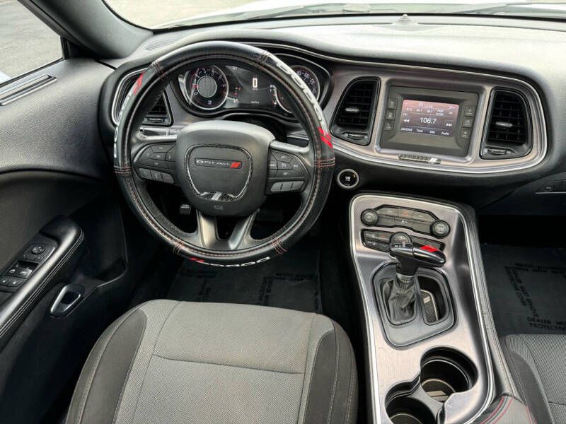 Photo 12 of this DODGE CHALLENGER