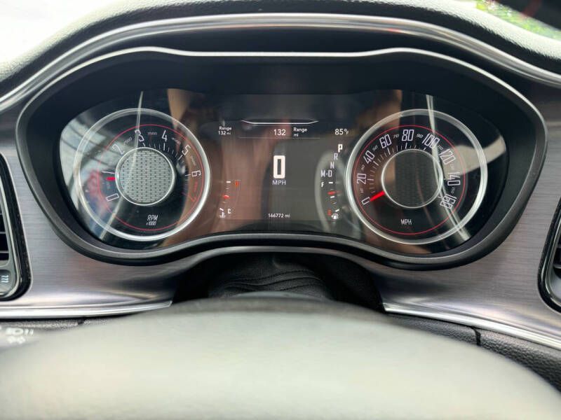 Photo 14 of this DODGE CHALLENGER