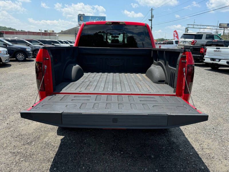 Photo 8 of this FORD F150 XLT