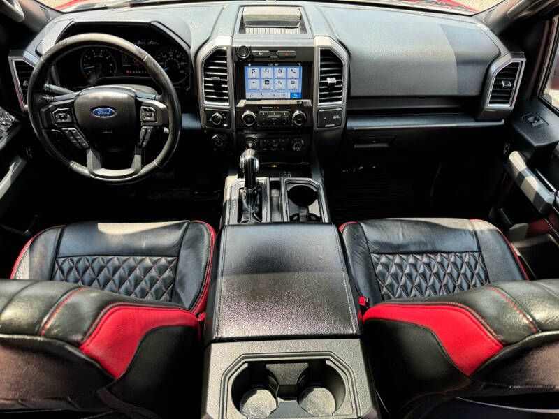 Photo 10 of this FORD F150 XLT