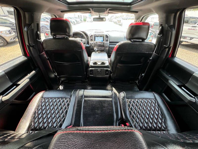 Photo 11 of this FORD F150 XLT