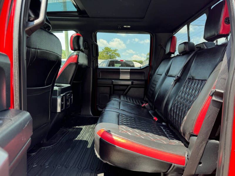 Photo 13 of this FORD F150 XLT