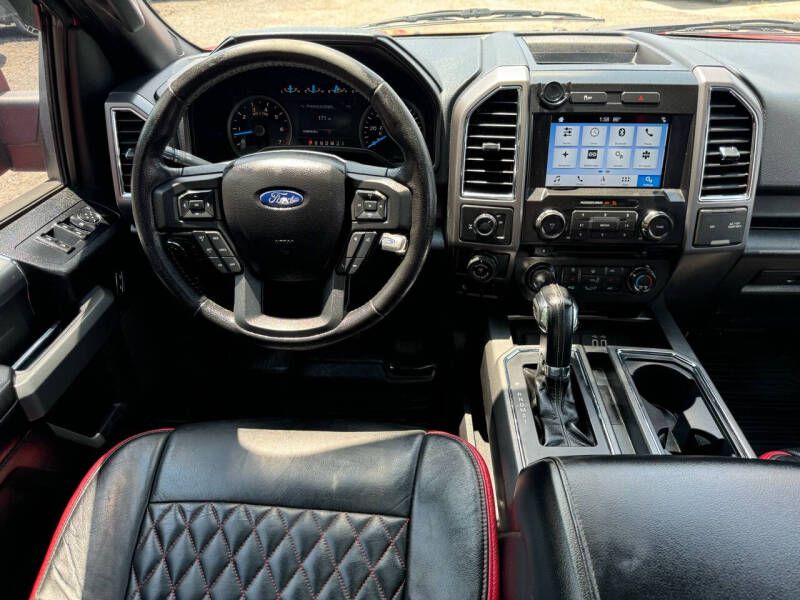 Photo 16 of this FORD F150 XLT