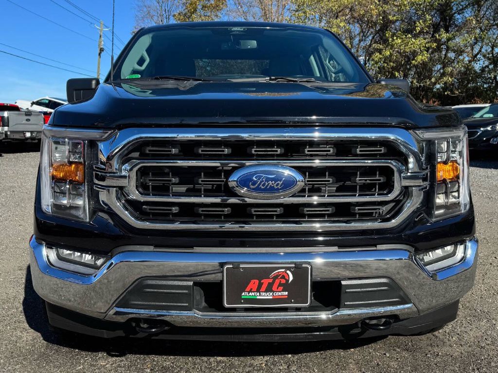 Photo 2 of this FORD F150 XLT