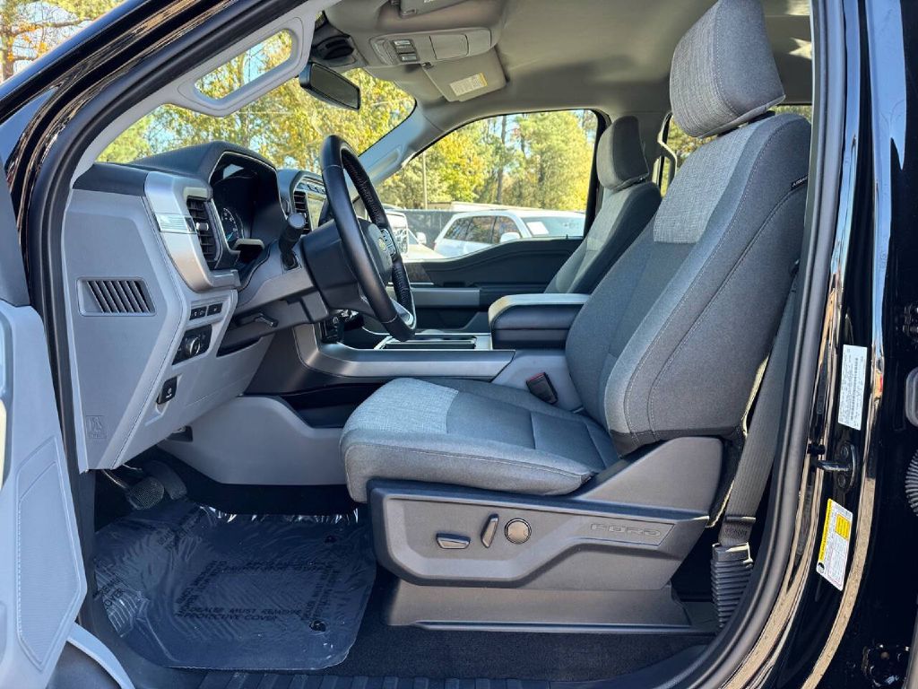 Photo 9 of this FORD F150 XLT