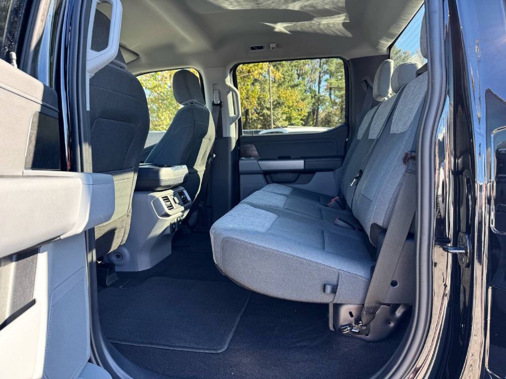 Photo 10 of this FORD F150 XLT
