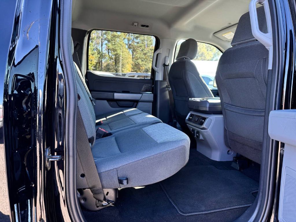 Photo 12 of this FORD F150 XLT