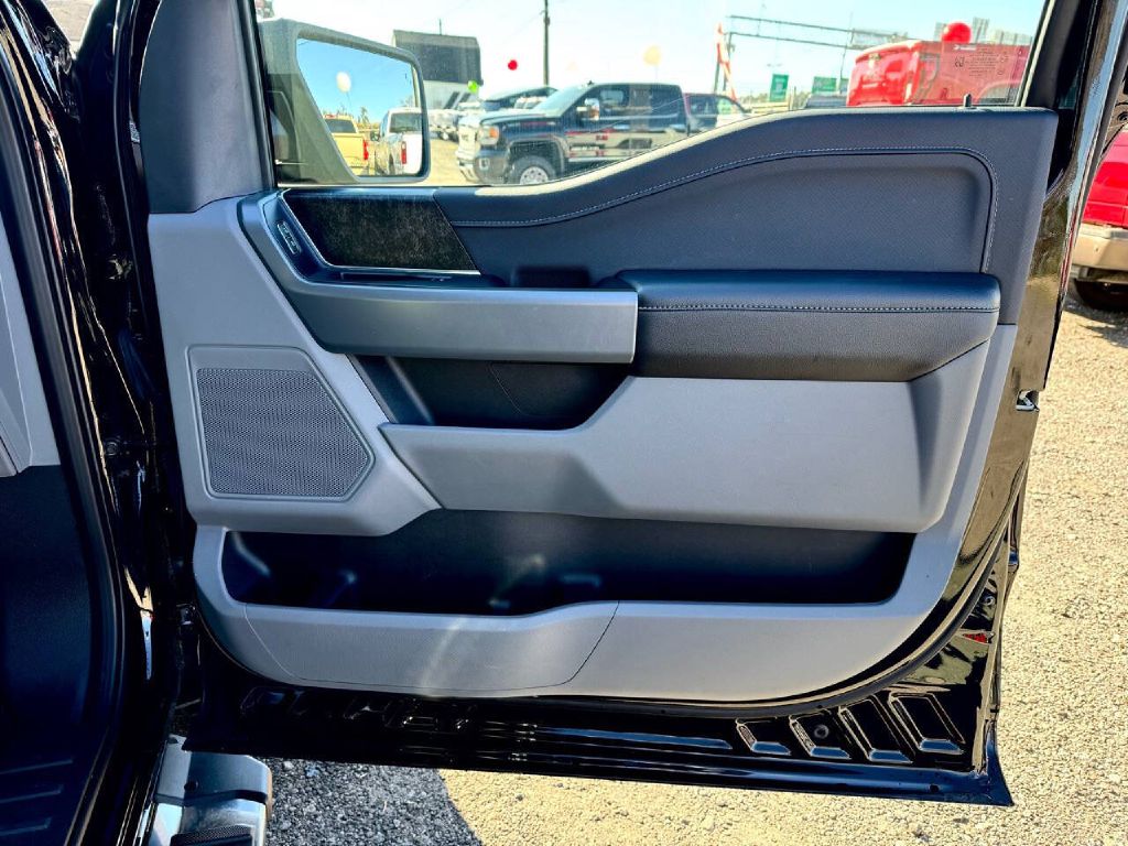 Photo 20 of this FORD F150 XLT