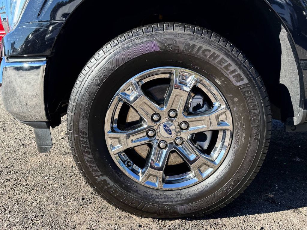 Photo 23 of this FORD F150 XLT