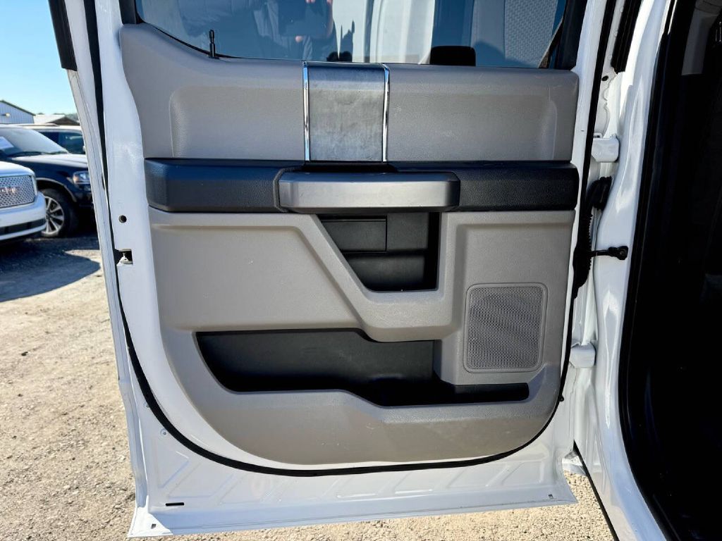 Photo 10 of this FORD F250 XLT