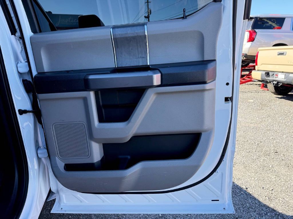 Photo 11 of this FORD F250 XLT