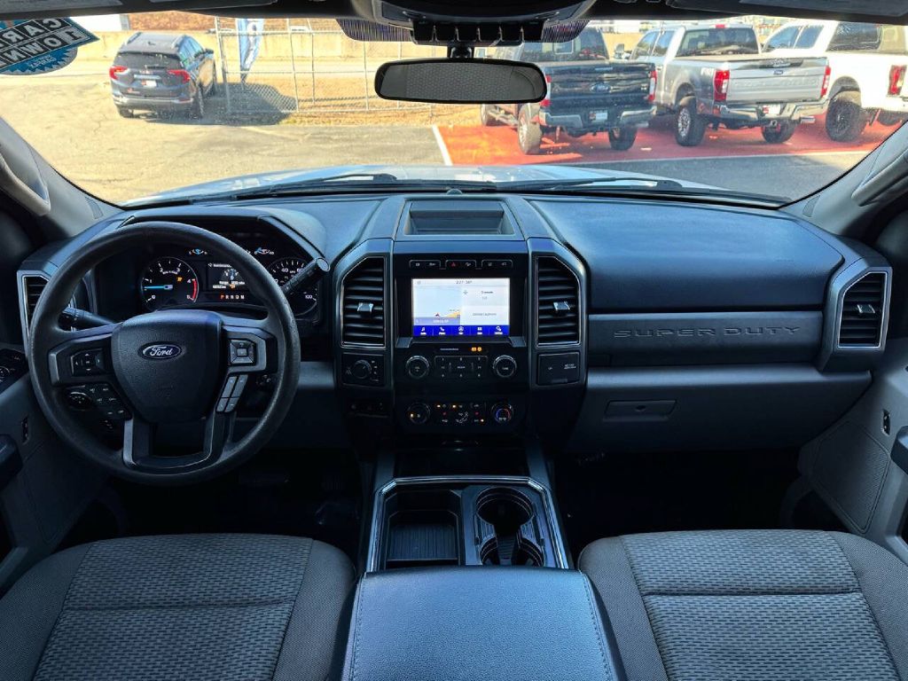 Photo 19 of this FORD F250 XLT