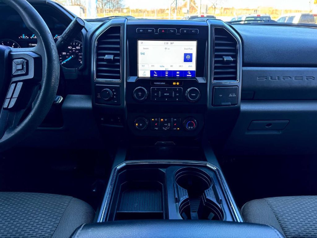 Photo 22 of this FORD F250 XLT