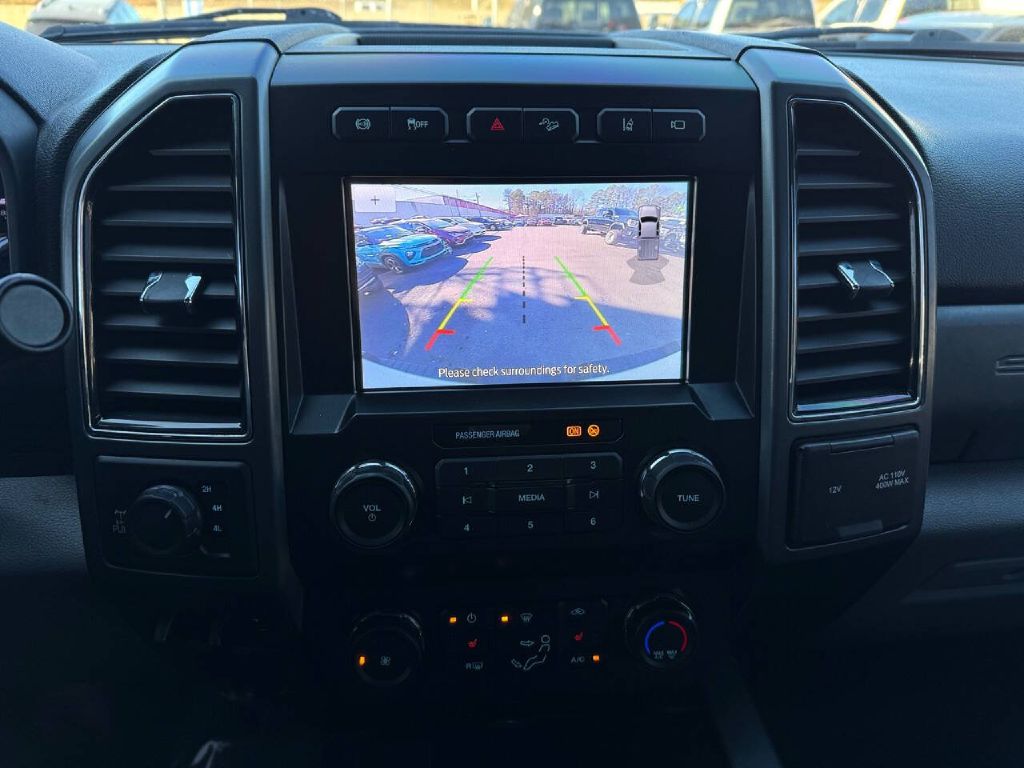 Photo 23 of this FORD F250 XLT
