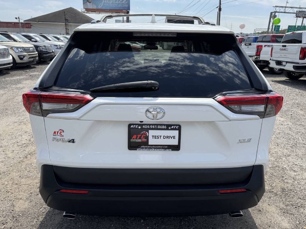 Photo 7 of this TOYOTA RAV4