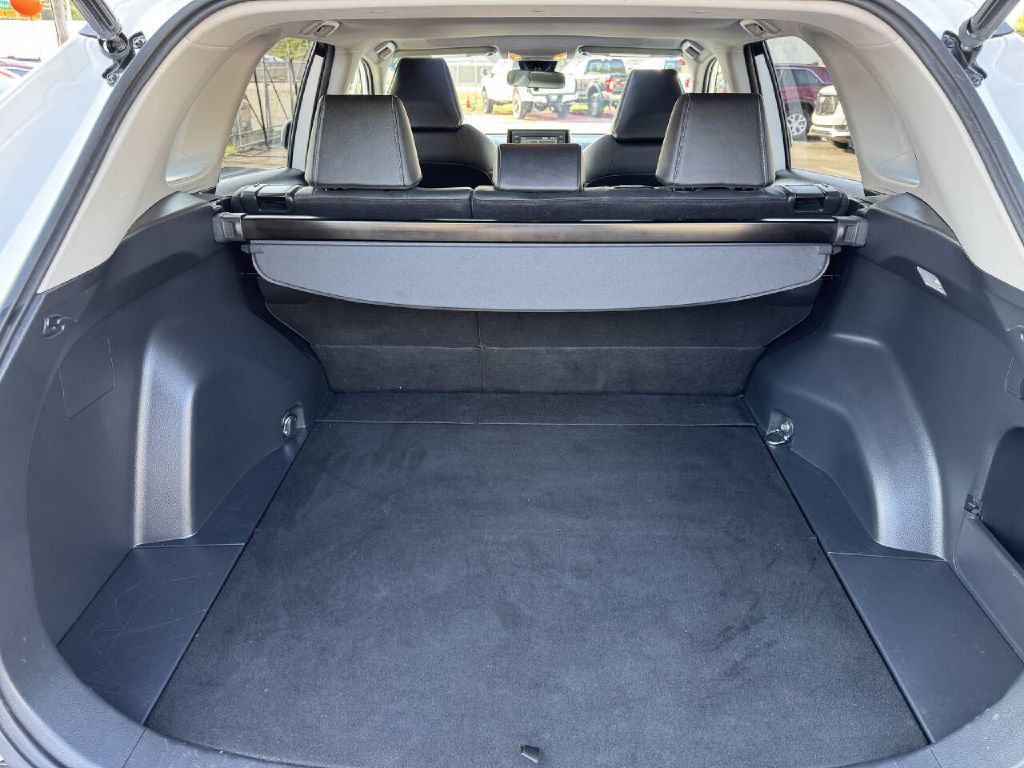 Photo 16 of this TOYOTA RAV4
