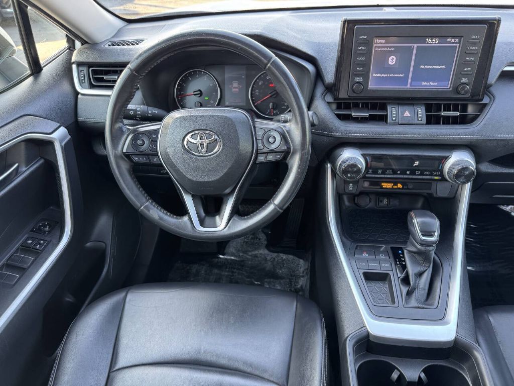 Photo 19 of this TOYOTA RAV4