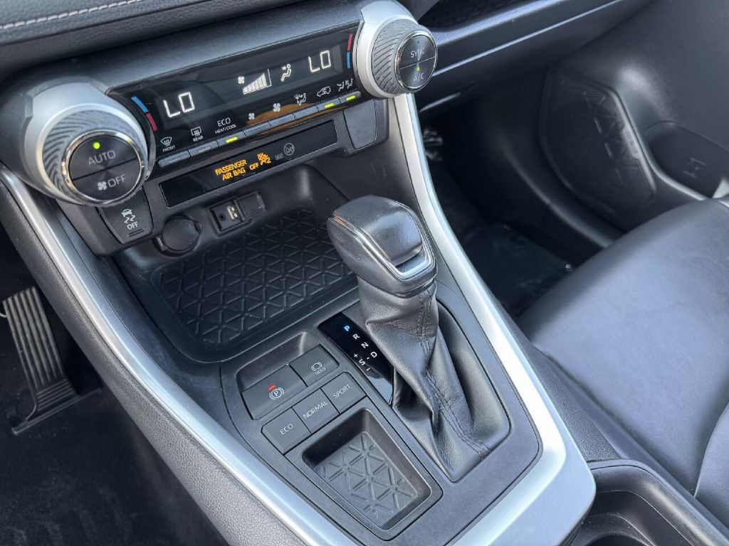 Photo 22 of this TOYOTA RAV4