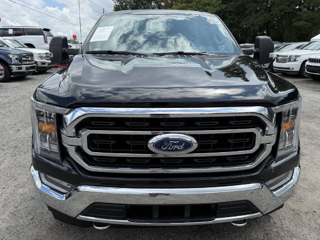 Photo 2 of this FORD F150 XLT