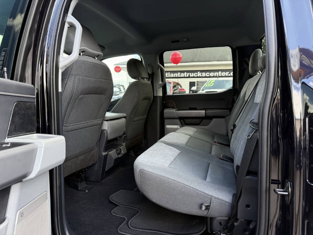 Photo 10 of this FORD F150 XLT