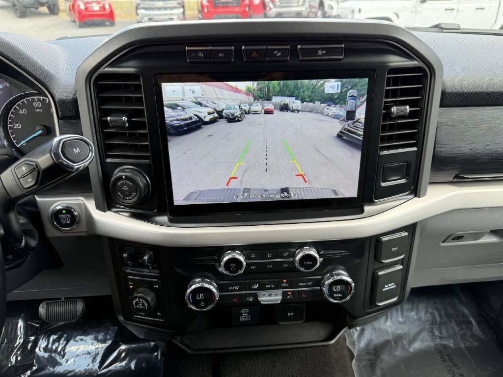 Photo 18 of this FORD F150 XLT