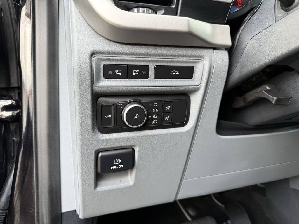 Photo 19 of this FORD F150 XLT