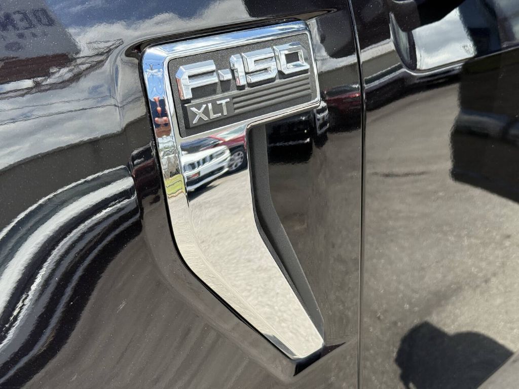 Photo 26 of this FORD F150 XLT