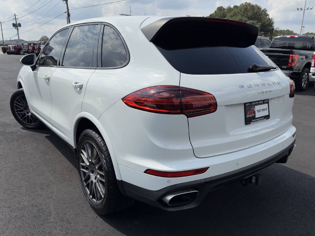 Photo 6 of this PORSCHE CAYENNE