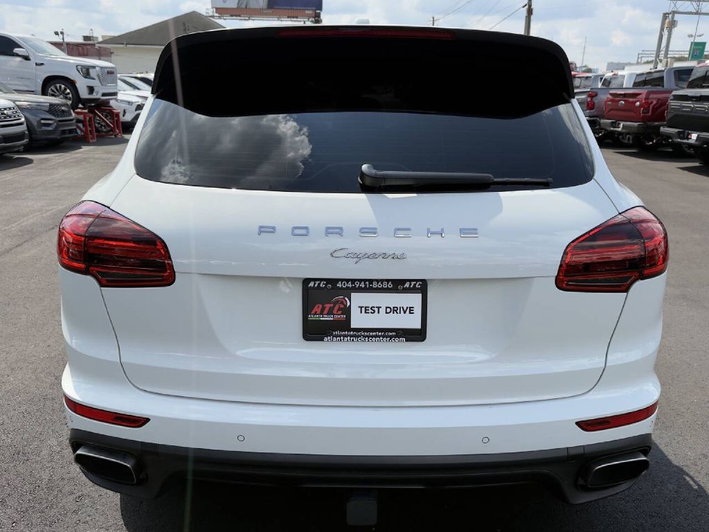 Photo 7 of this PORSCHE CAYENNE
