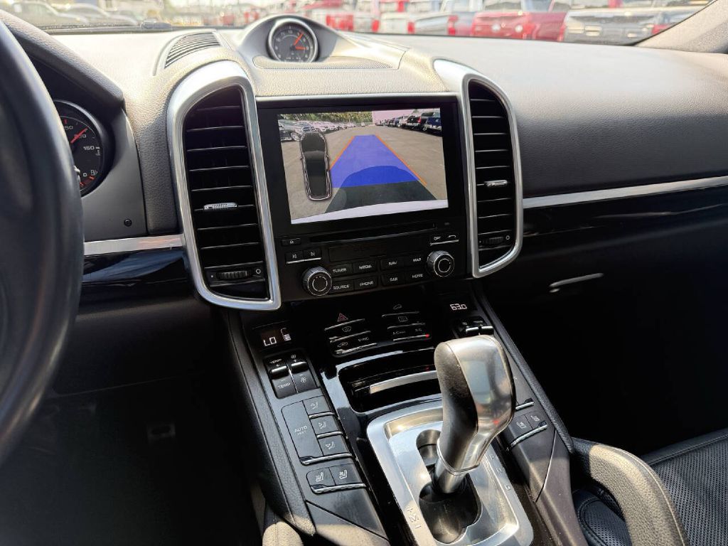 Photo 18 of this PORSCHE CAYENNE