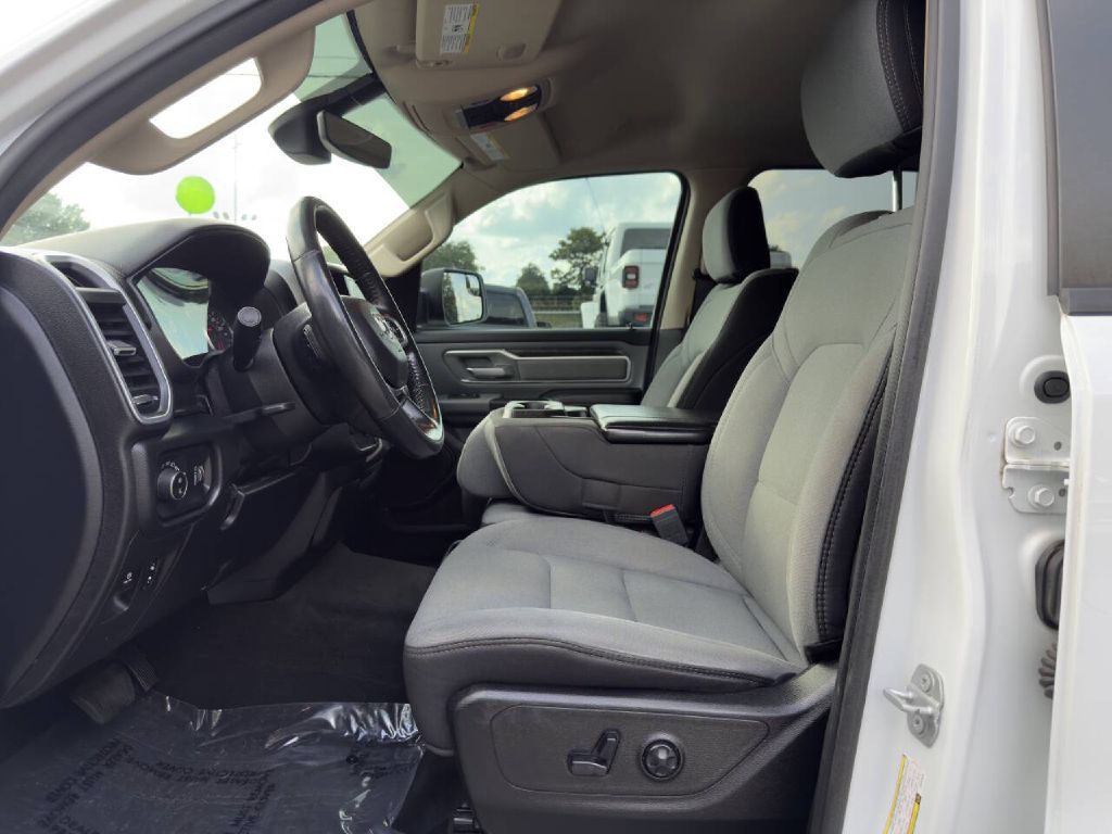 Photo 9 of this RAM 1500